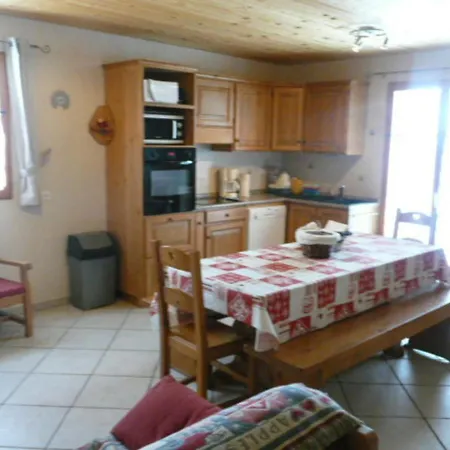 Triplex 5 Pieces, 10 Pers, Nord-est, A 1,6km Du Centre De Valloire, 3* De France - Fr-1-263-187 *